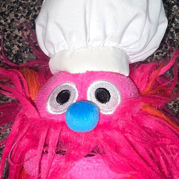 Sesame Street Place Gonger Pink  Plush Stuffed Animal Chef - Picture 5 of 14
